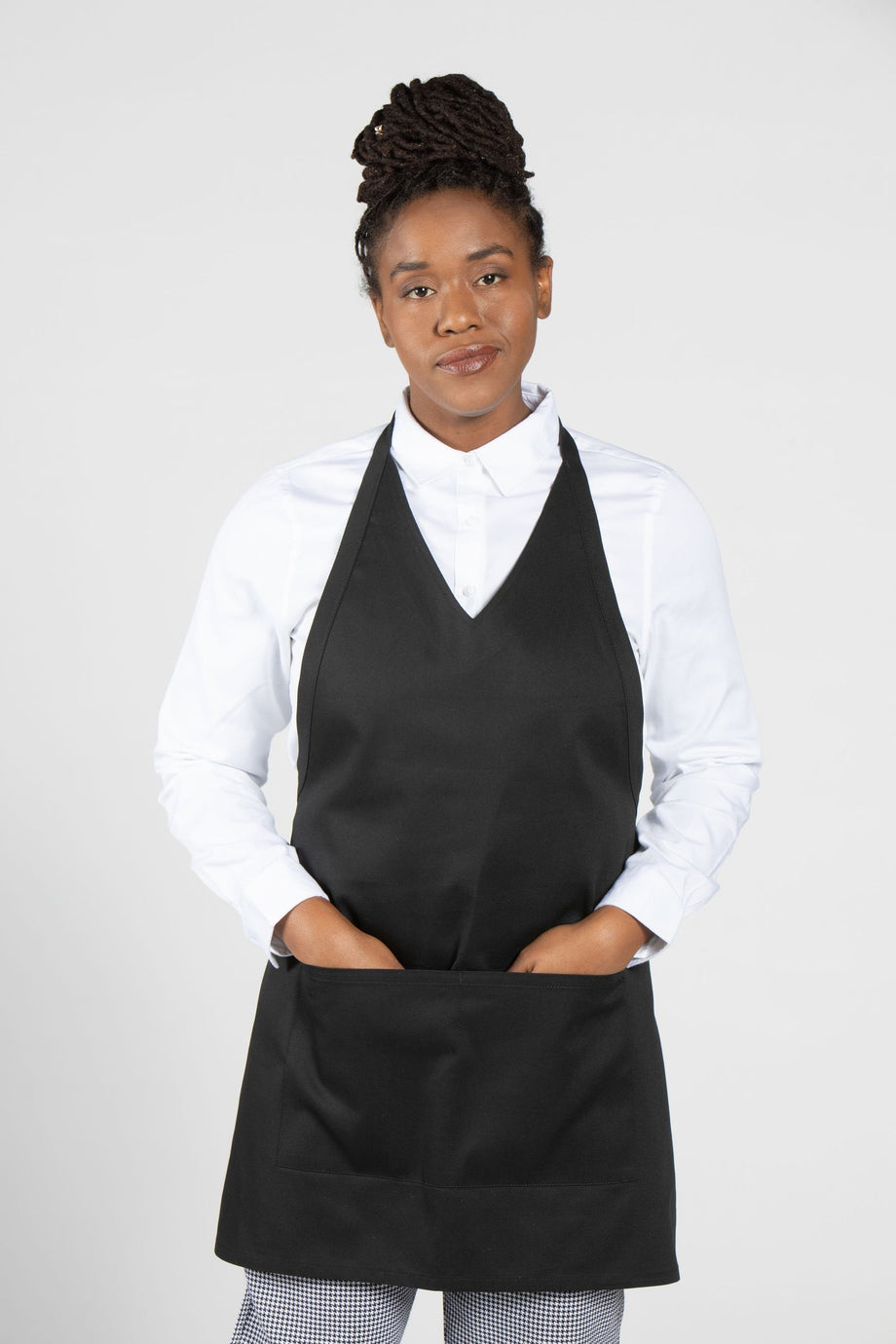 Uncommon Threads Black V-Neck Bib Apron (2 Section Patch Pocket)